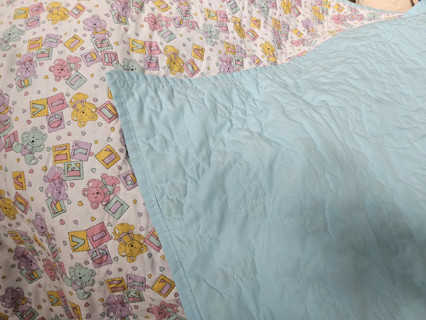 Handmade Teddy Bear Print Baby Quilt - photo 2
