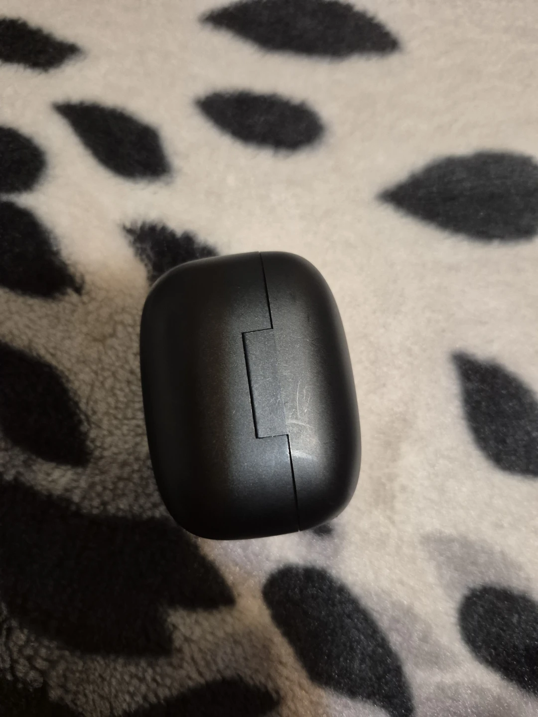 Lenovo wireless earbuds with charging case - photo 4