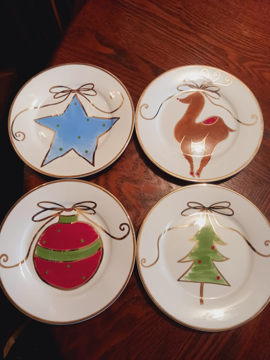 New !! Set of 4 Christmas 🎄 Holiday Decorative Plates - photo 3