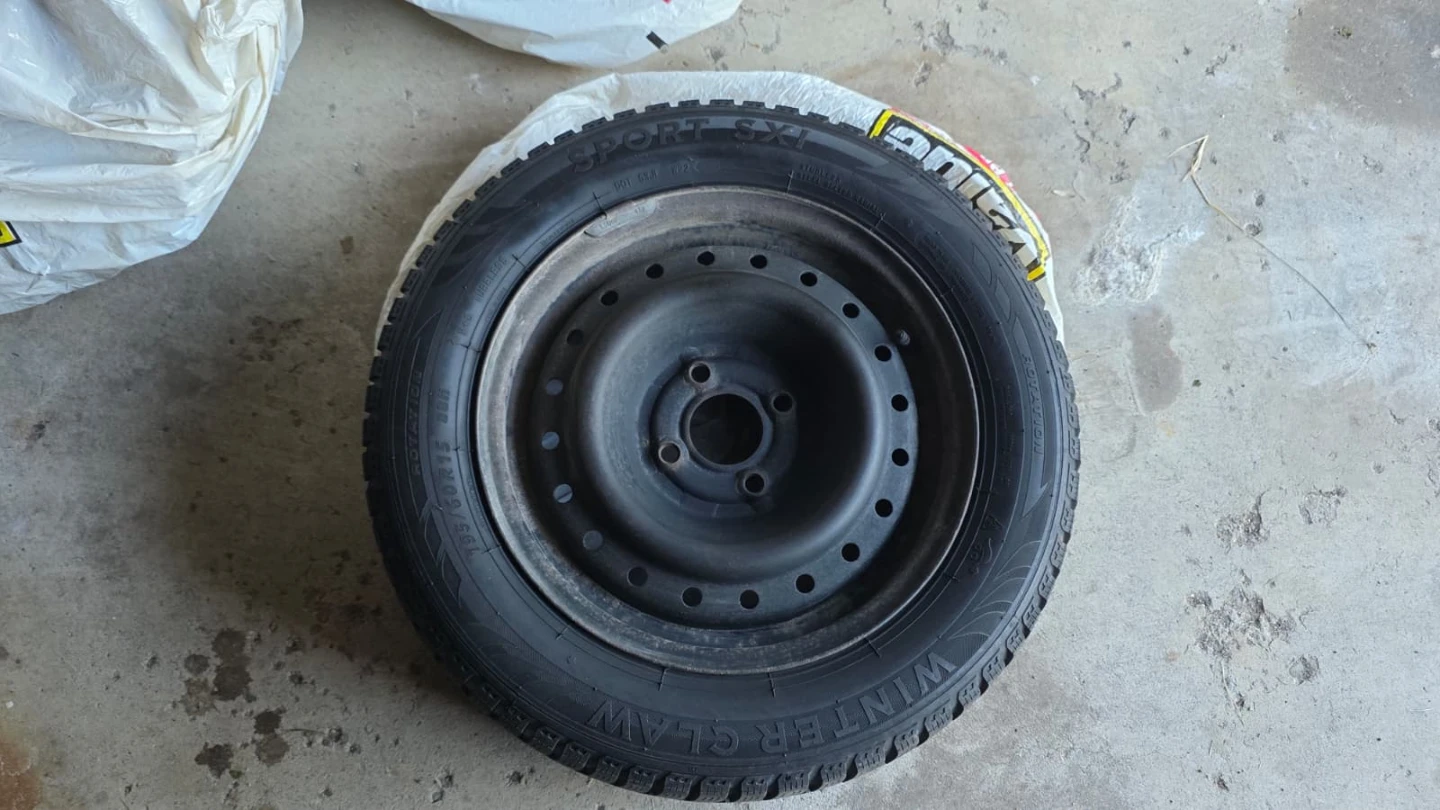 Set of 4 Winter Claw Sport SXI Tires with Rims - photo 5