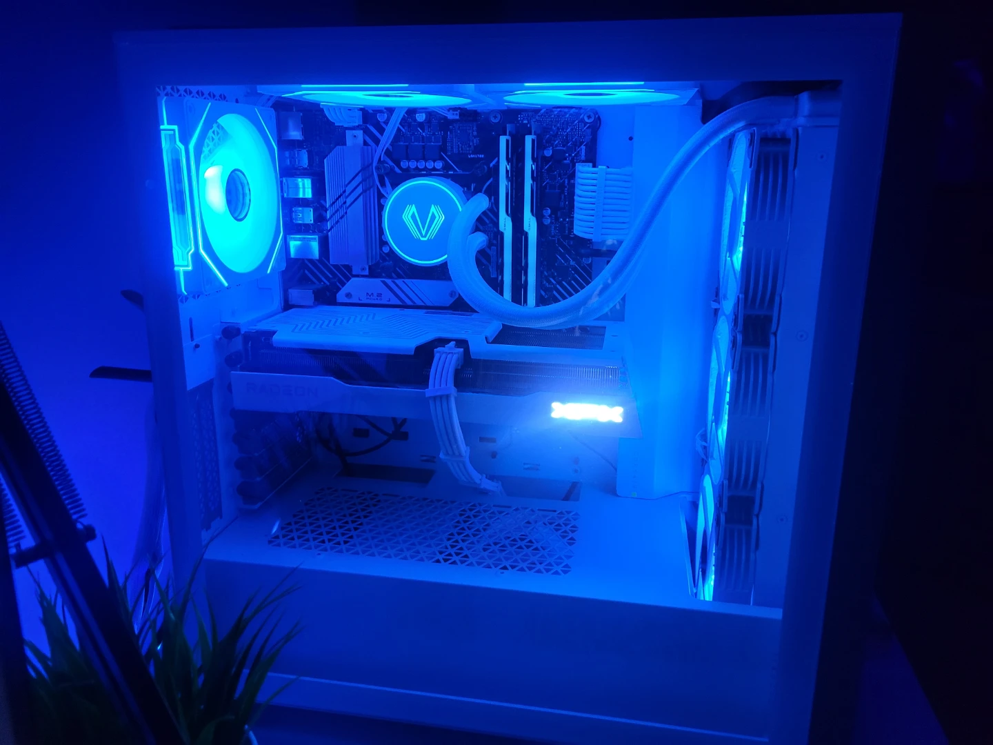White custom  gaming pc - photo 2