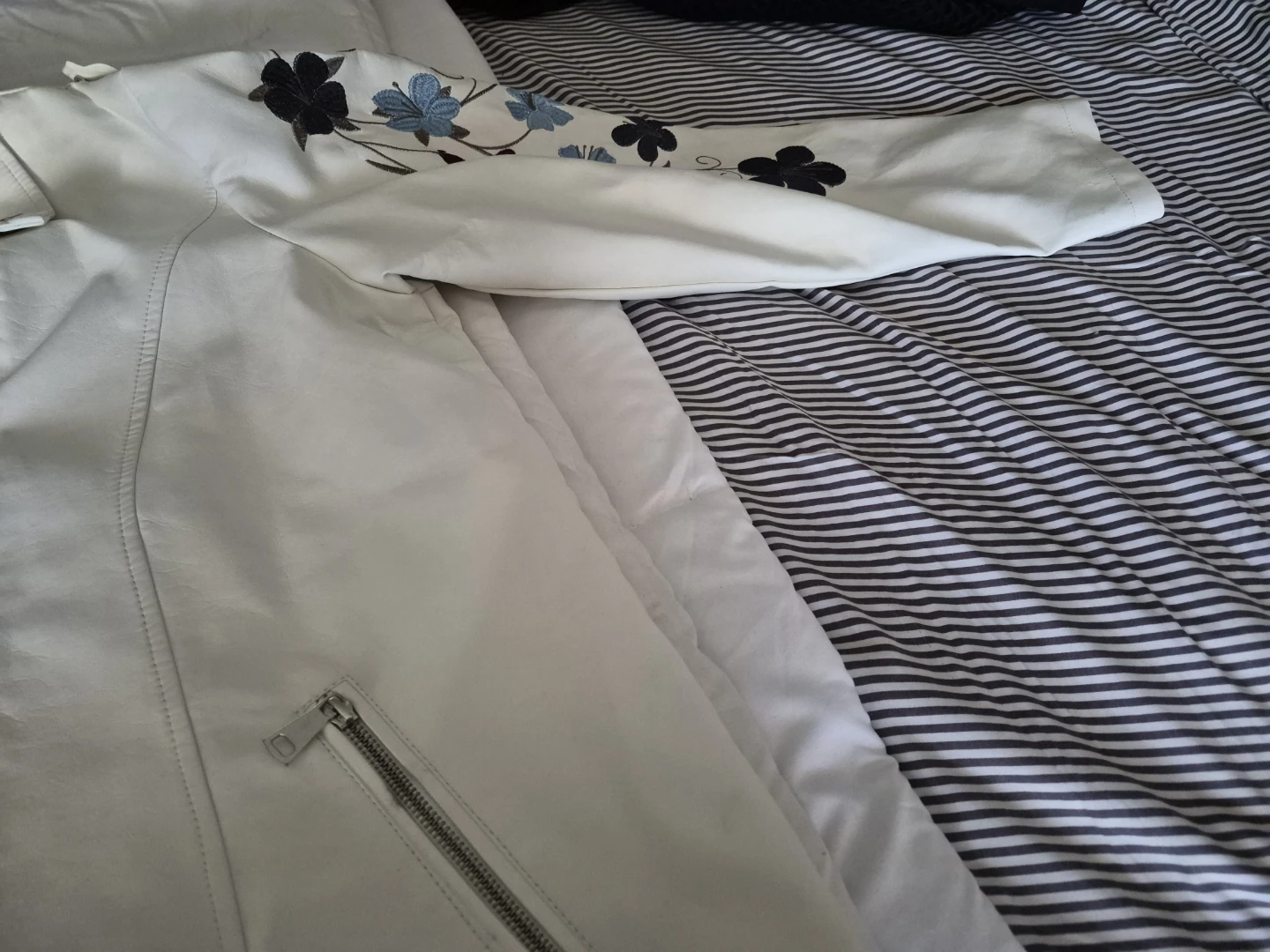 Ashley Stewart White Embroidered Jacket - photo 2