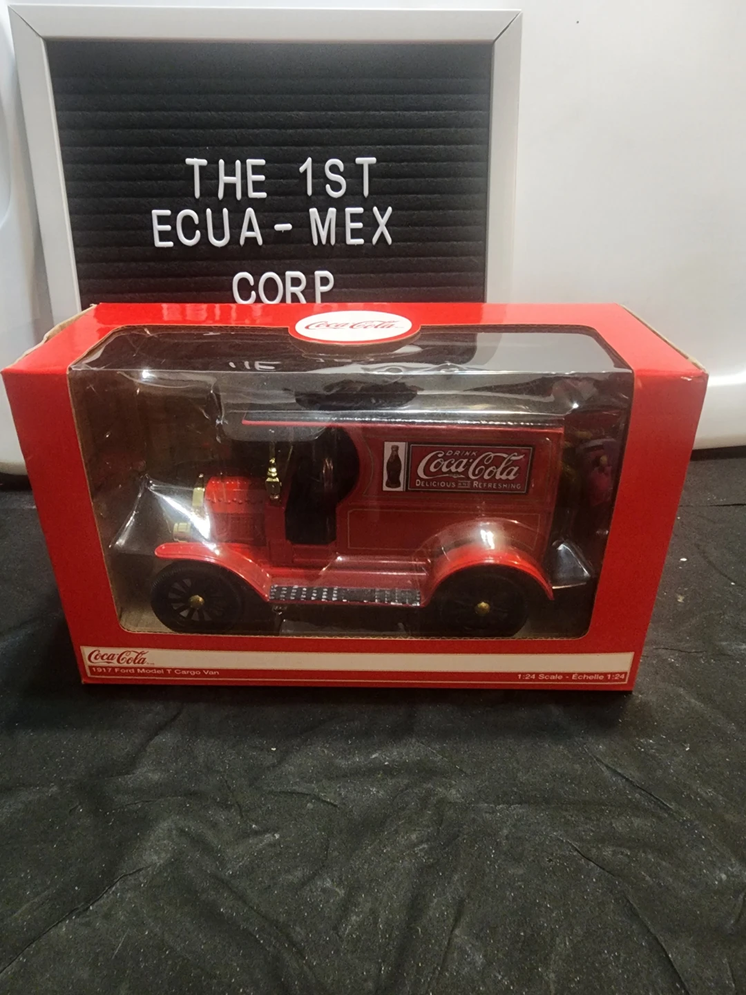 Coca-Cola 1917 Ford Model T Cargo Van 1:24 Scale