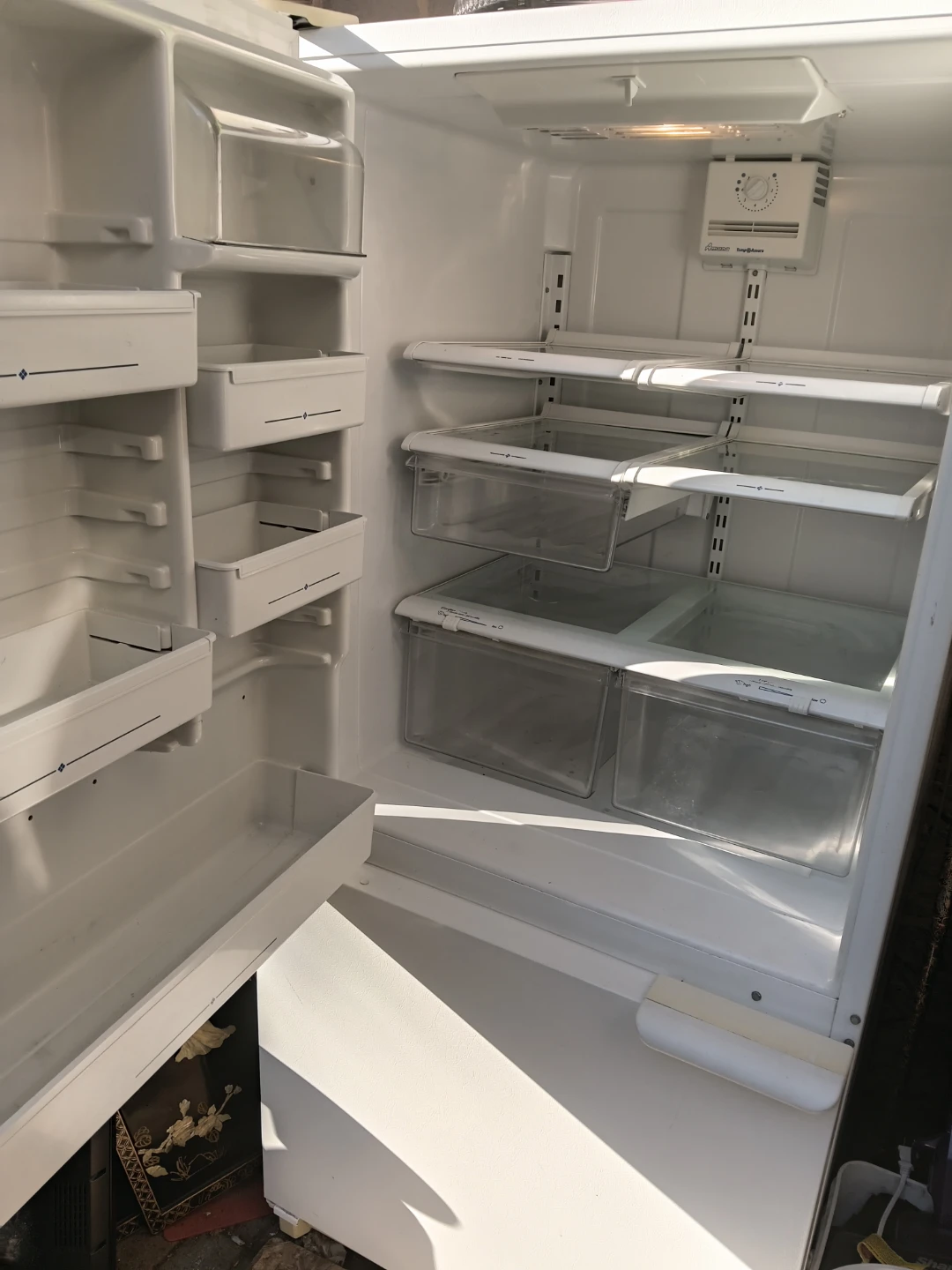 Amana Bottom Freezer Refrigerator - photo 3