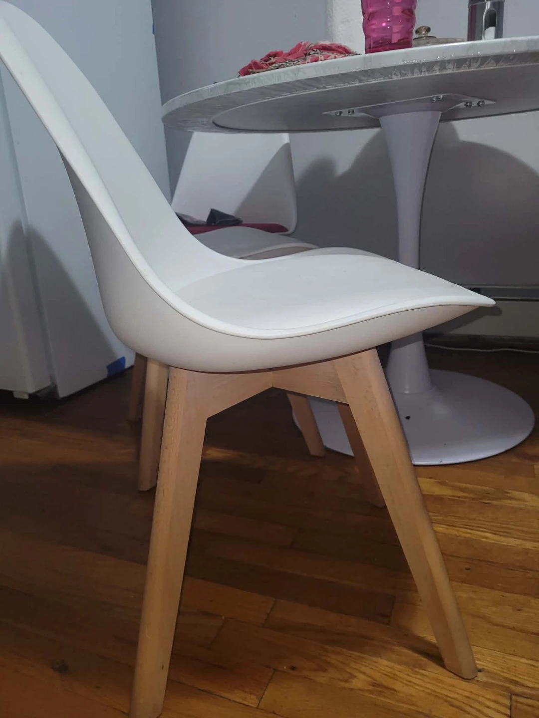 Modern White Dining Chair with Wooden Legs - photo 2