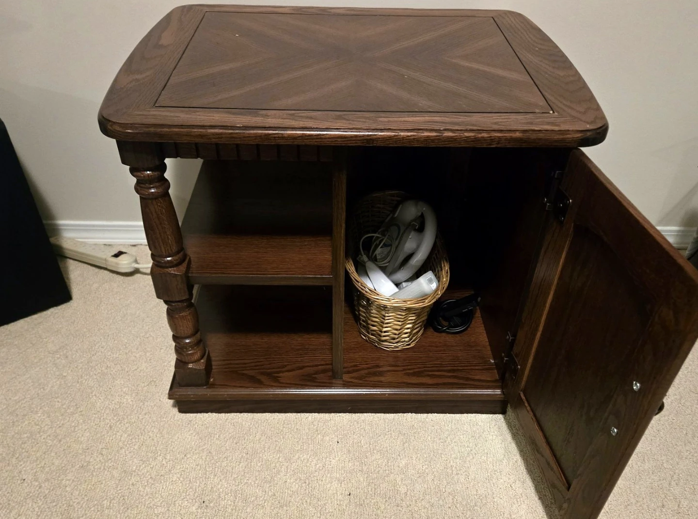 Traditional wooden nightstand / end table - photo 3