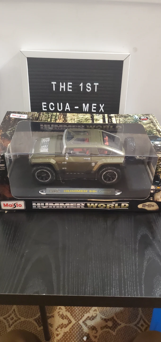 Maisto Hummer HX Concept Die-Cast Model