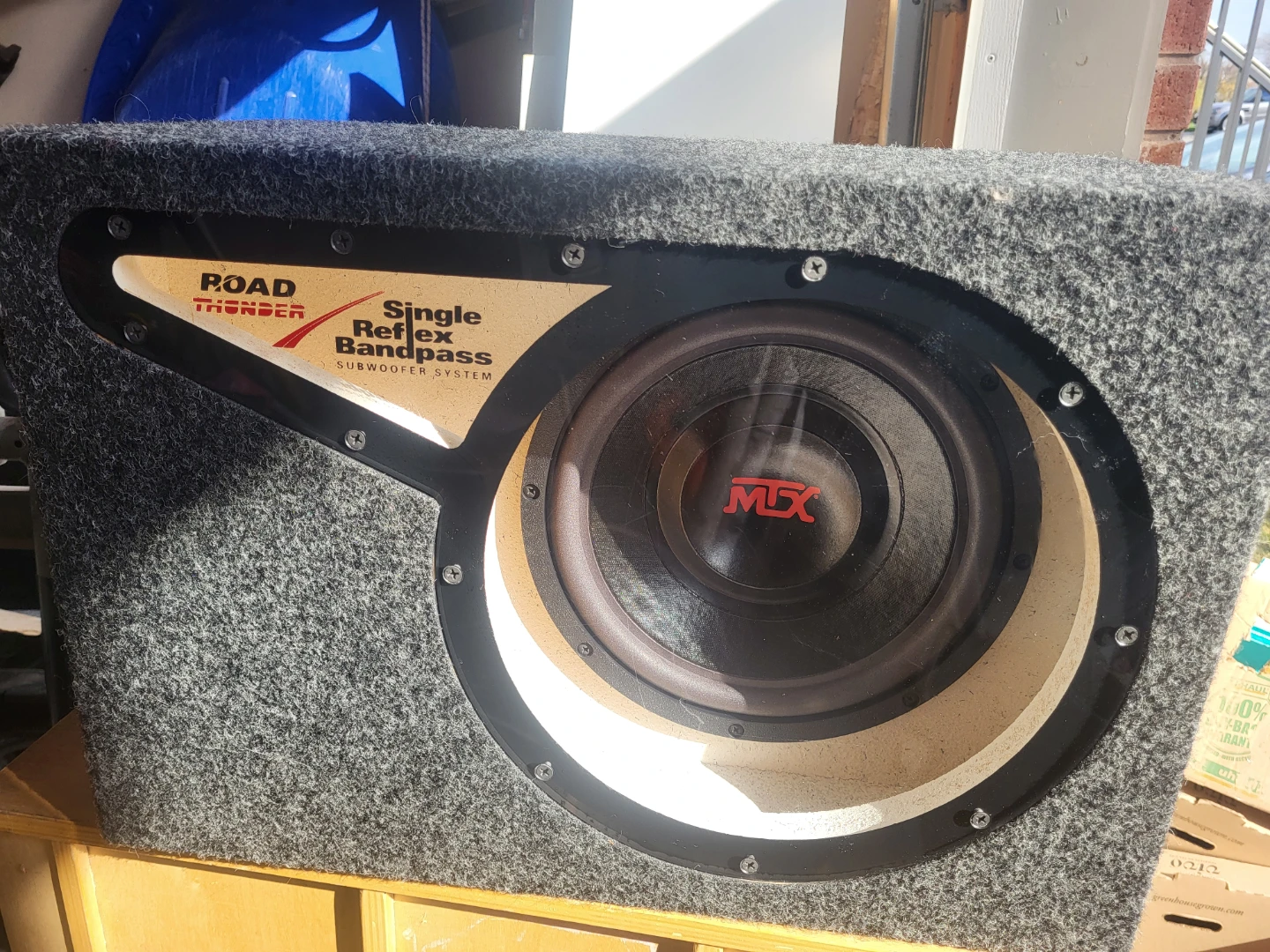 MTX Road Thunder Single Reflex Bandpass Subwoofer