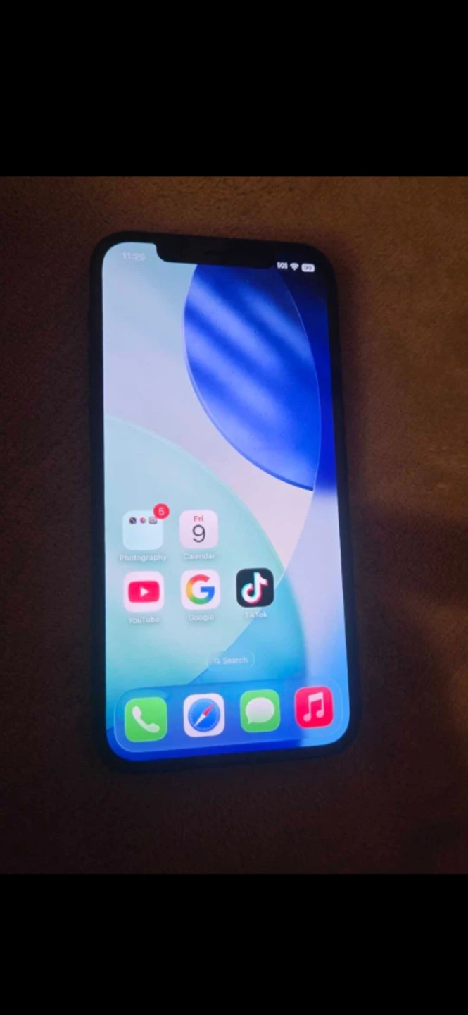 Iphone 12 .