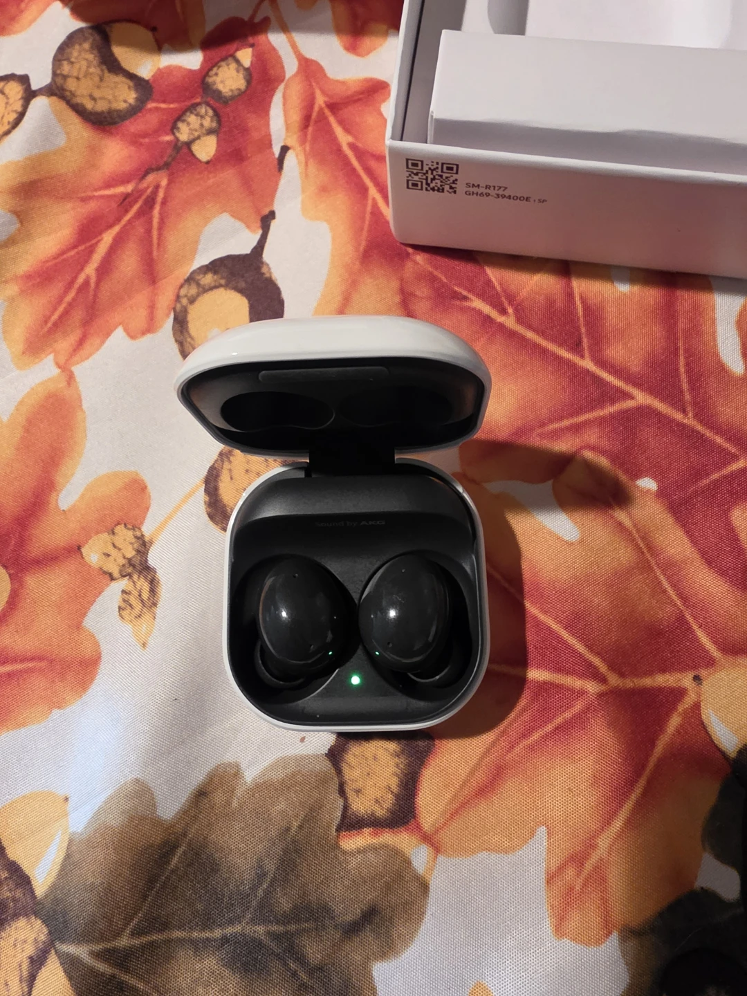JBL Earbuds and Samsung galaxy buds 2 - photo 3