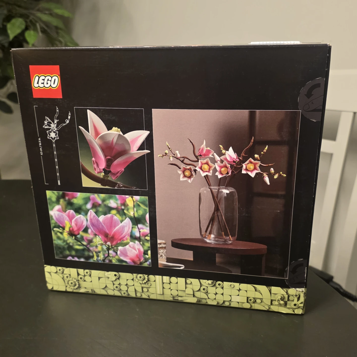 LEGO Botanicals Magnolia Branches 11510 - photo 2
