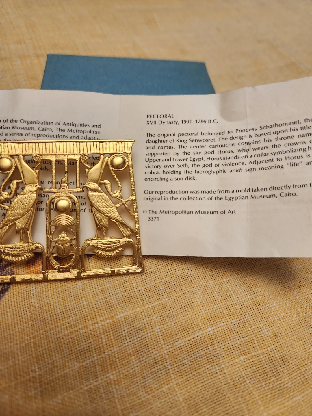 The Treasures of Tutankhamun Pectoral Brooch - photo 4