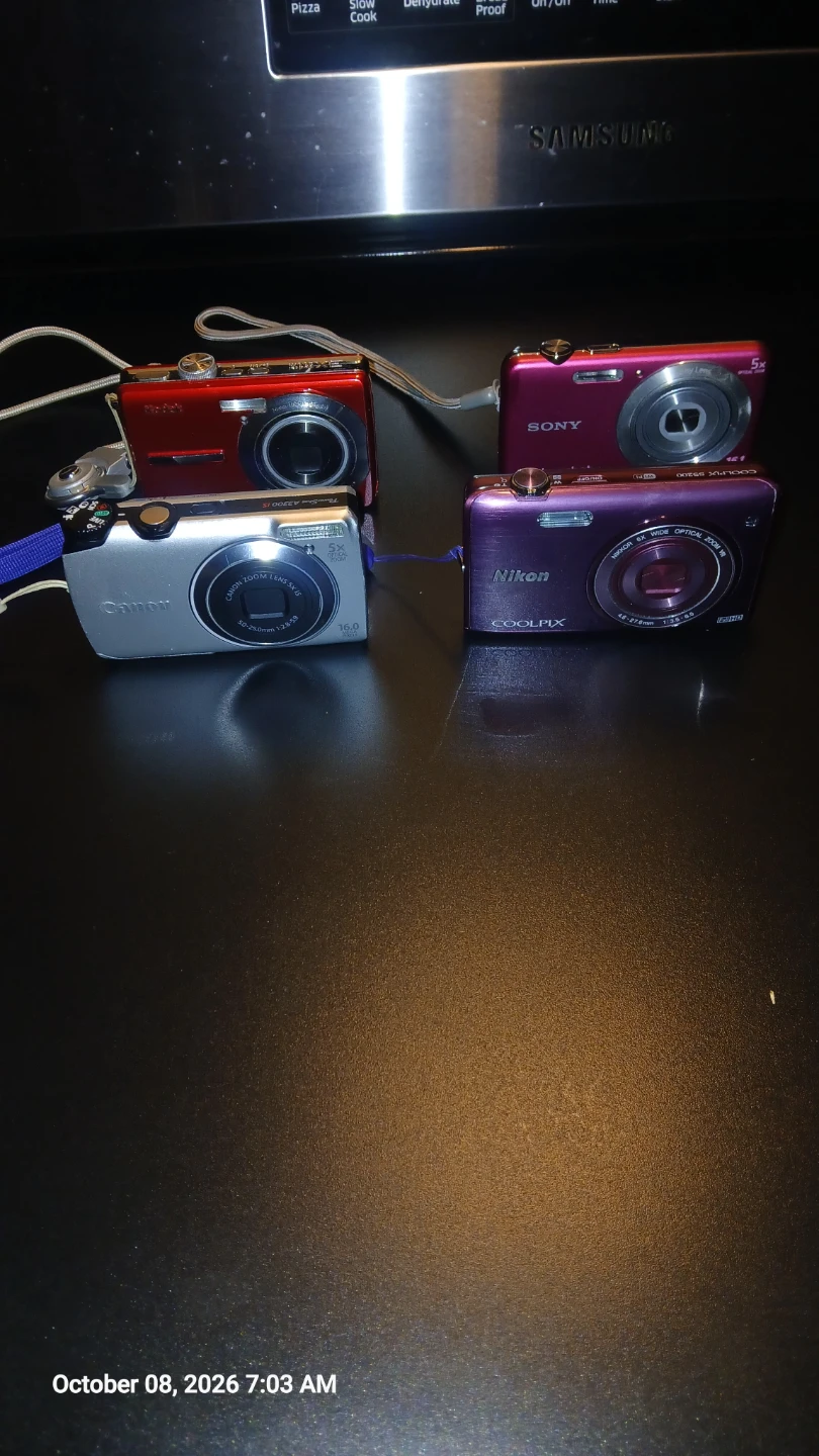 5 - camera 1-  Canon AE-  1Nikon, 1- Sony, 1- canon, 1- Kodak - photo 3