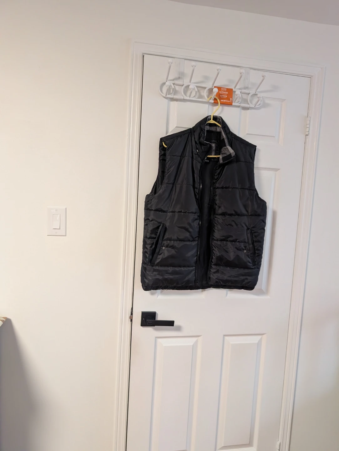 Sokoo Black Puffer Vest $15 each
