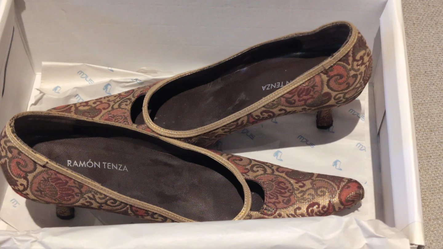 Ramon Tenza Paisley Pattern Kitten Heel Pumps - photo 4