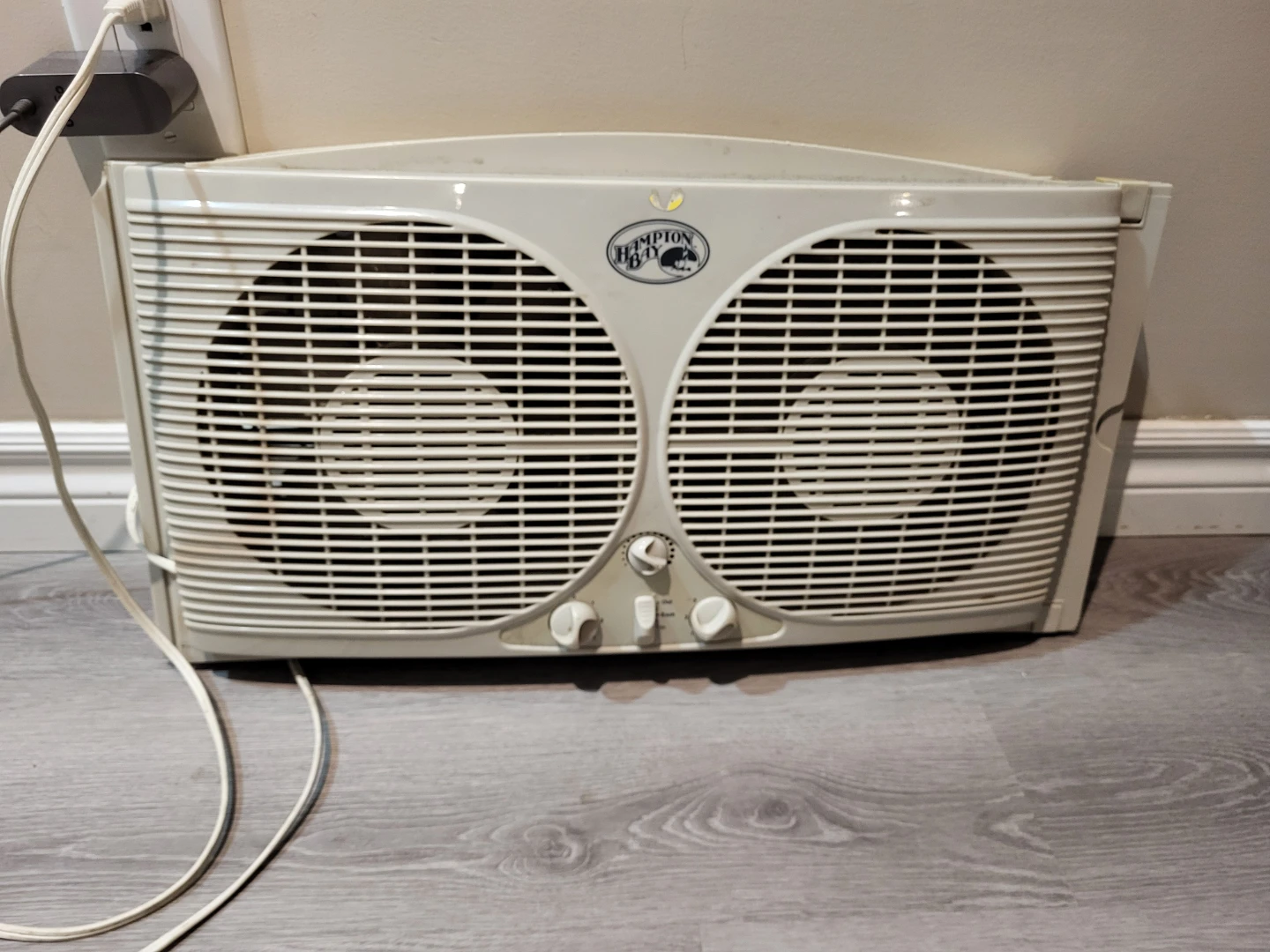 Hampton Bay Twin Window Fan