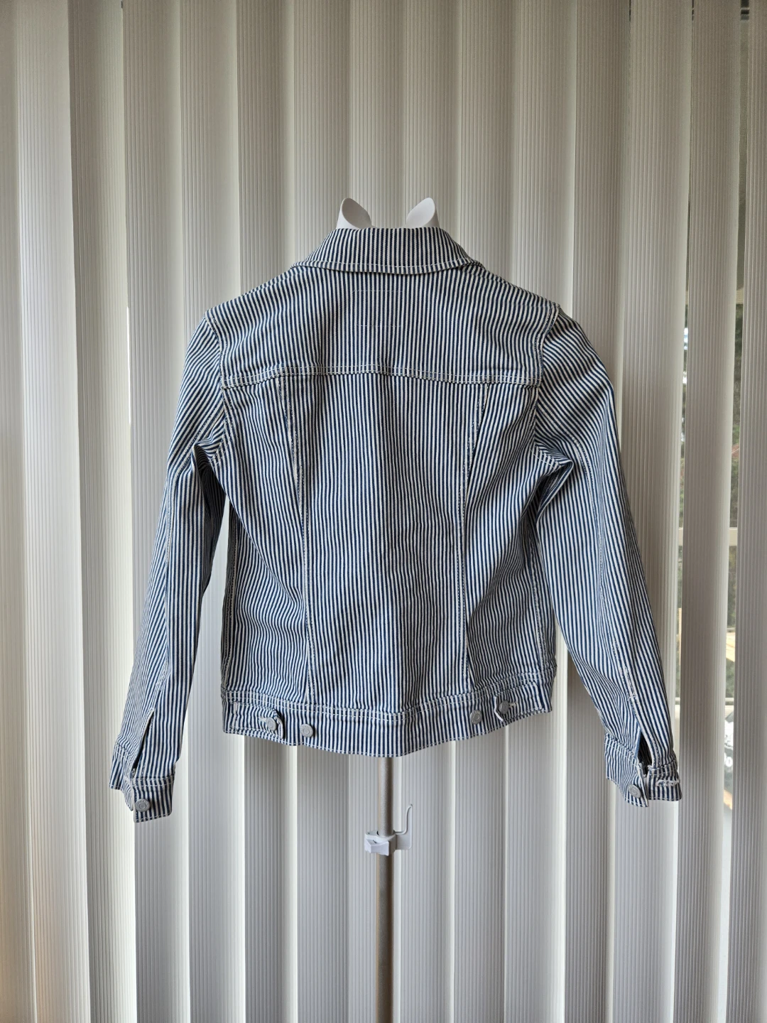Old Navy Womens Striped Denim Jacket - Size XS - photo 2