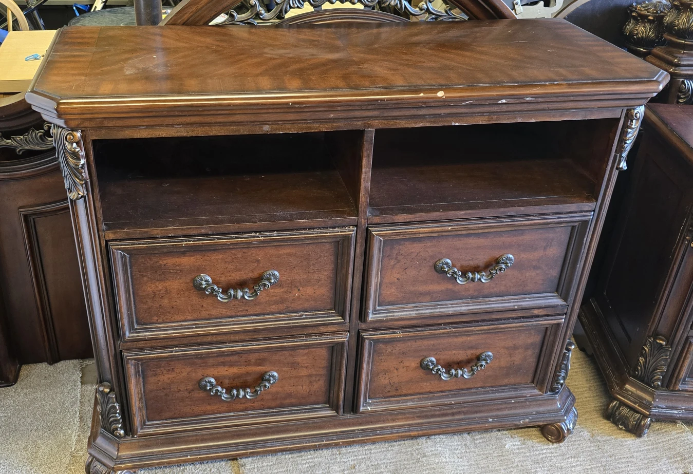 5pc King Traditional bedroom furniture set - photo 2