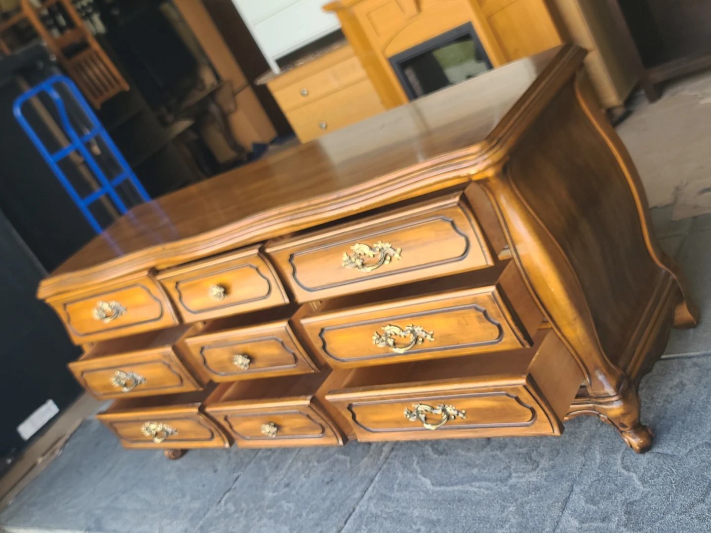 Vintage Repplier by Sklar 9-Drawer Dresser - photo 2