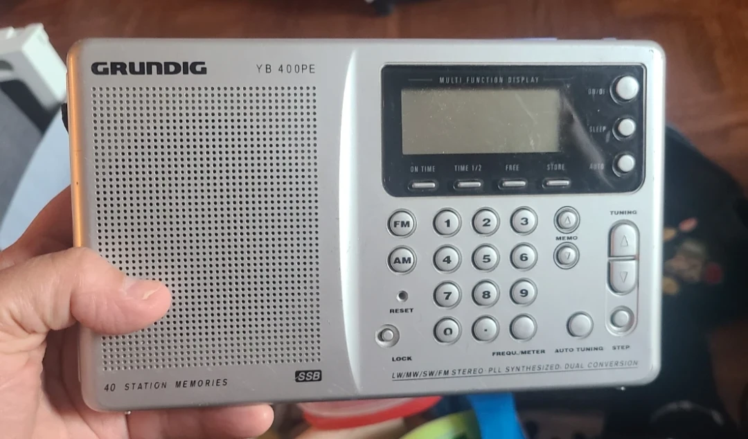 Grundig YB 400PE World Band Receiver Radio