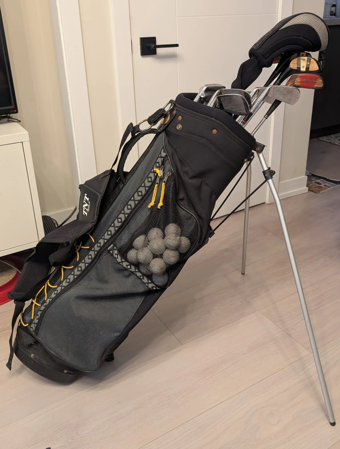 TNT Golf Stand Bag with Clubs and Balls