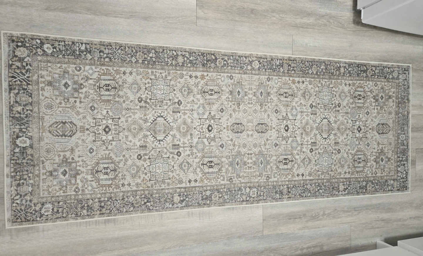 Traditional Pattern Runner Rug