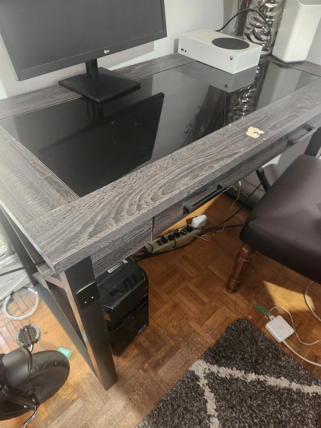 Computer desk