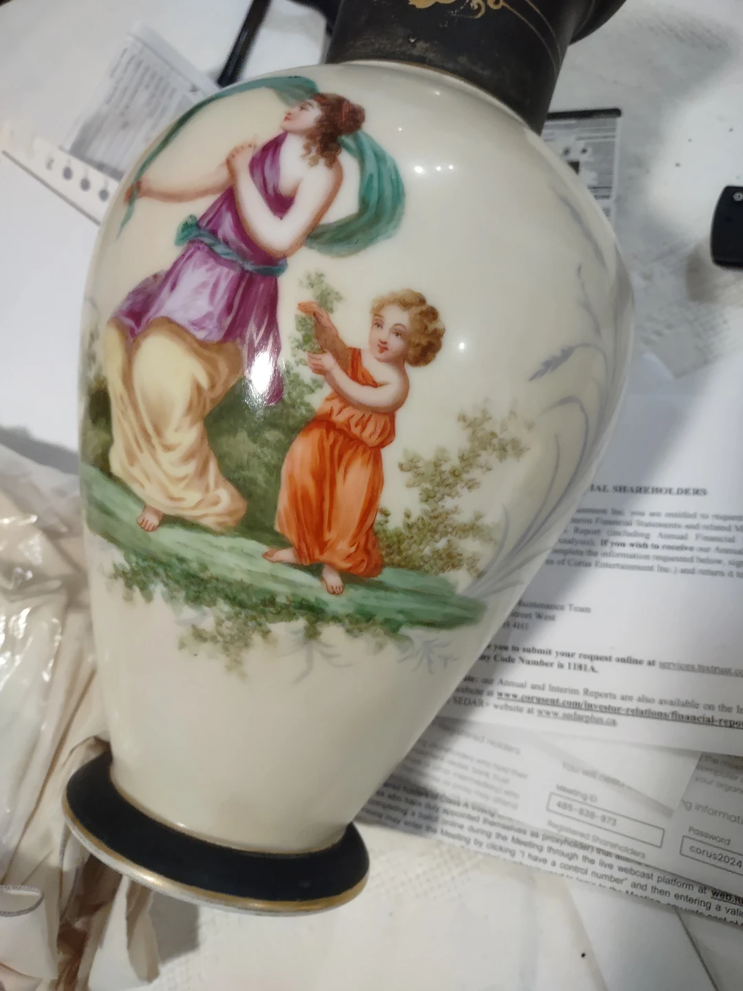 Decorative Porcelain Vase - photo 2
