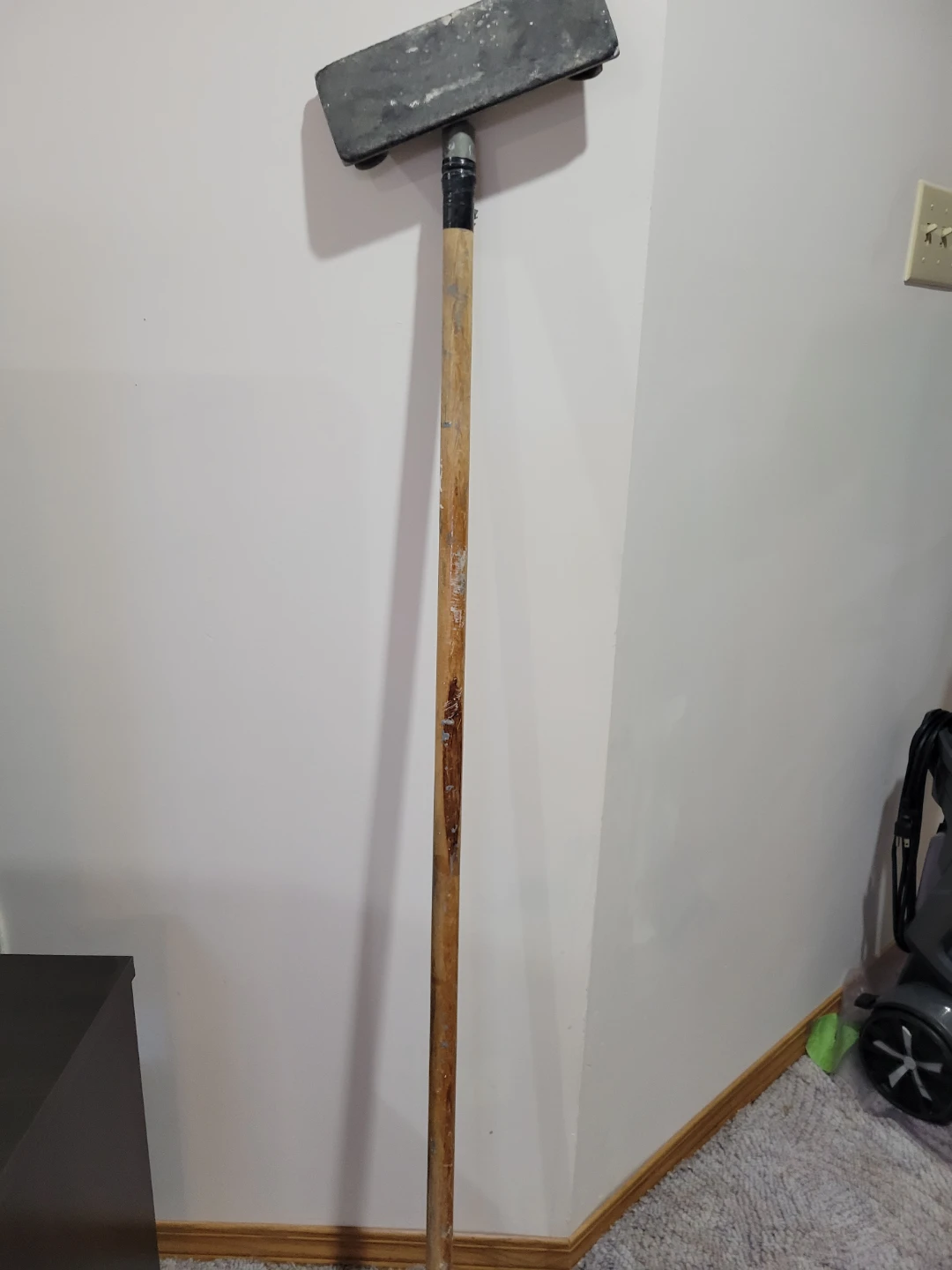 Drywall Hand Sander with Wooden Pole