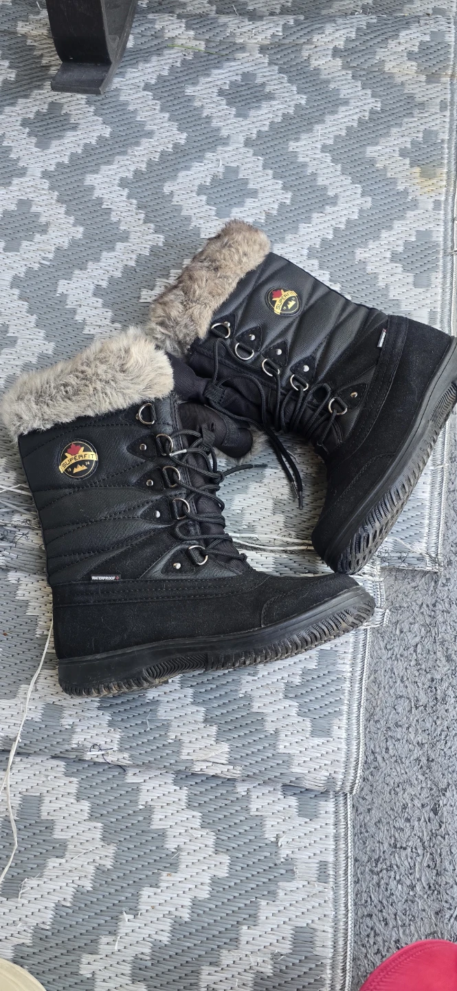 SIZE 11 Womens Superfit Canada Winter Boots