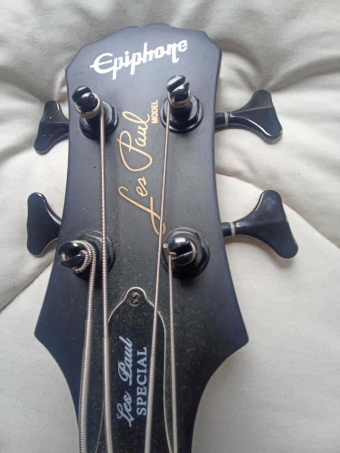 4 string, Epiphone Les Paul Special Bass.With 2 pick ups. - photo 3