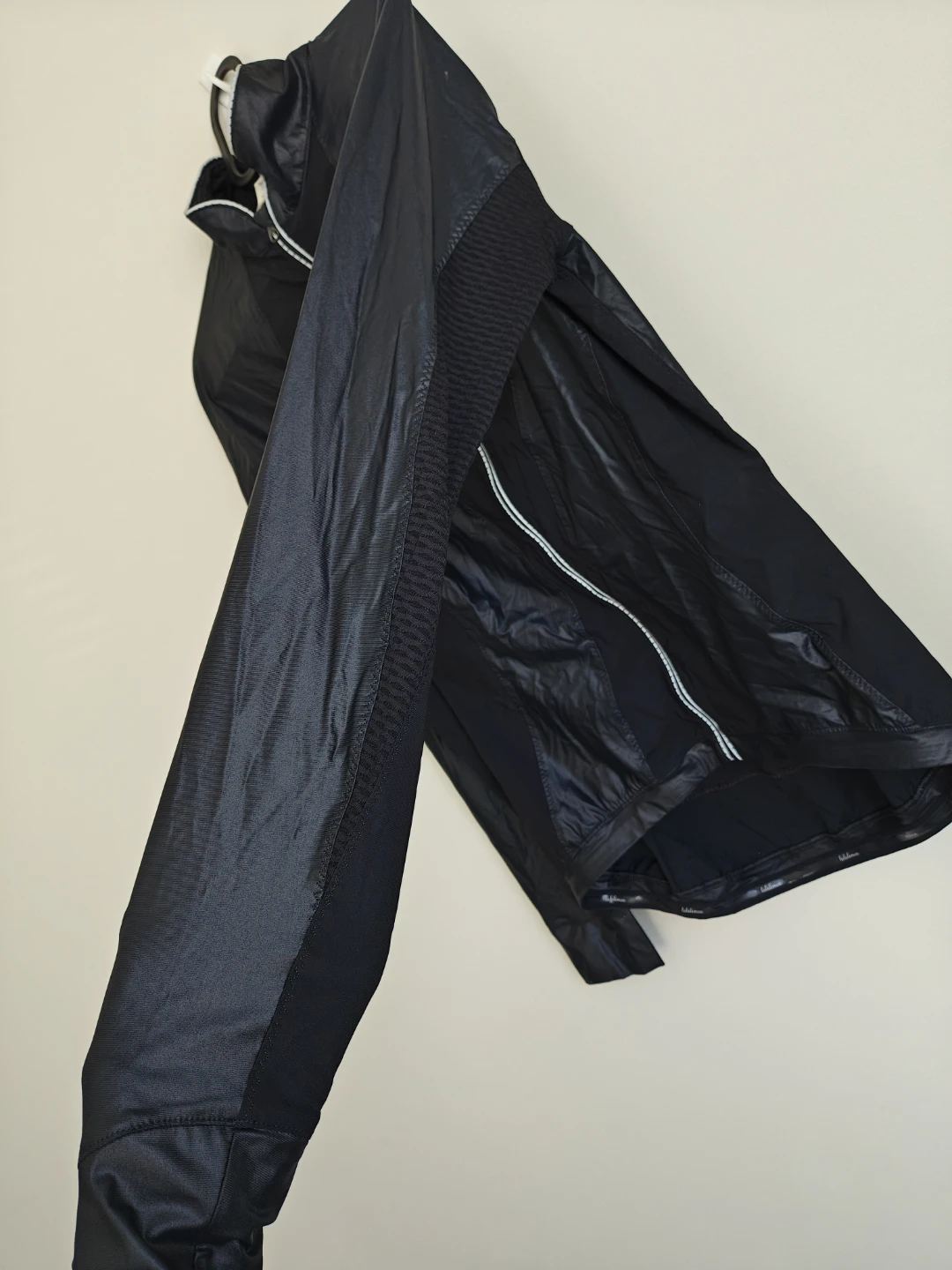Lululemon Black Athletic Jacket Size 8 - photo 5
