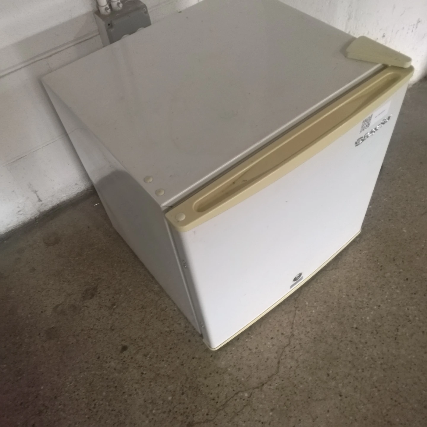 Small refrigerator