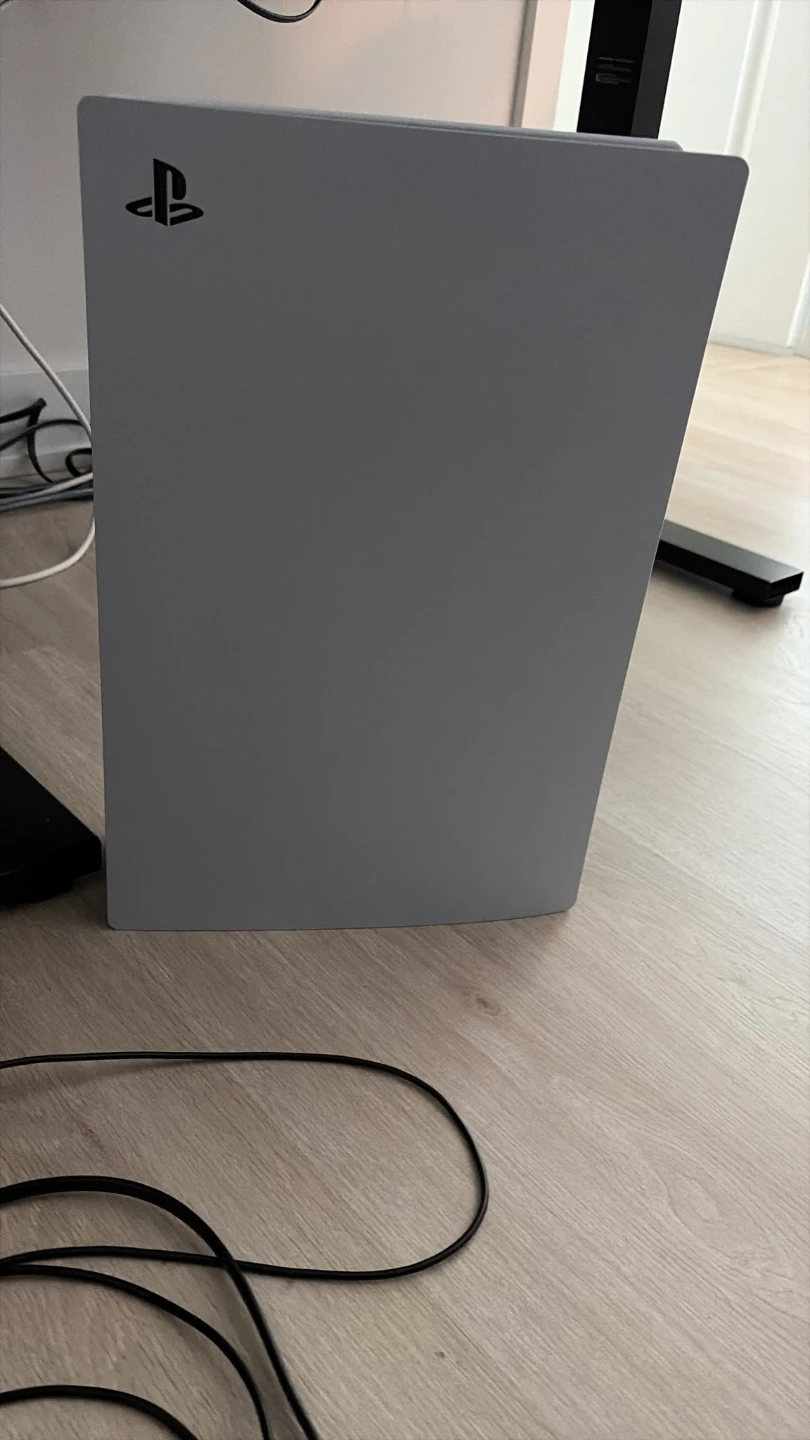 Ps5 digital edition no controller - photo 3