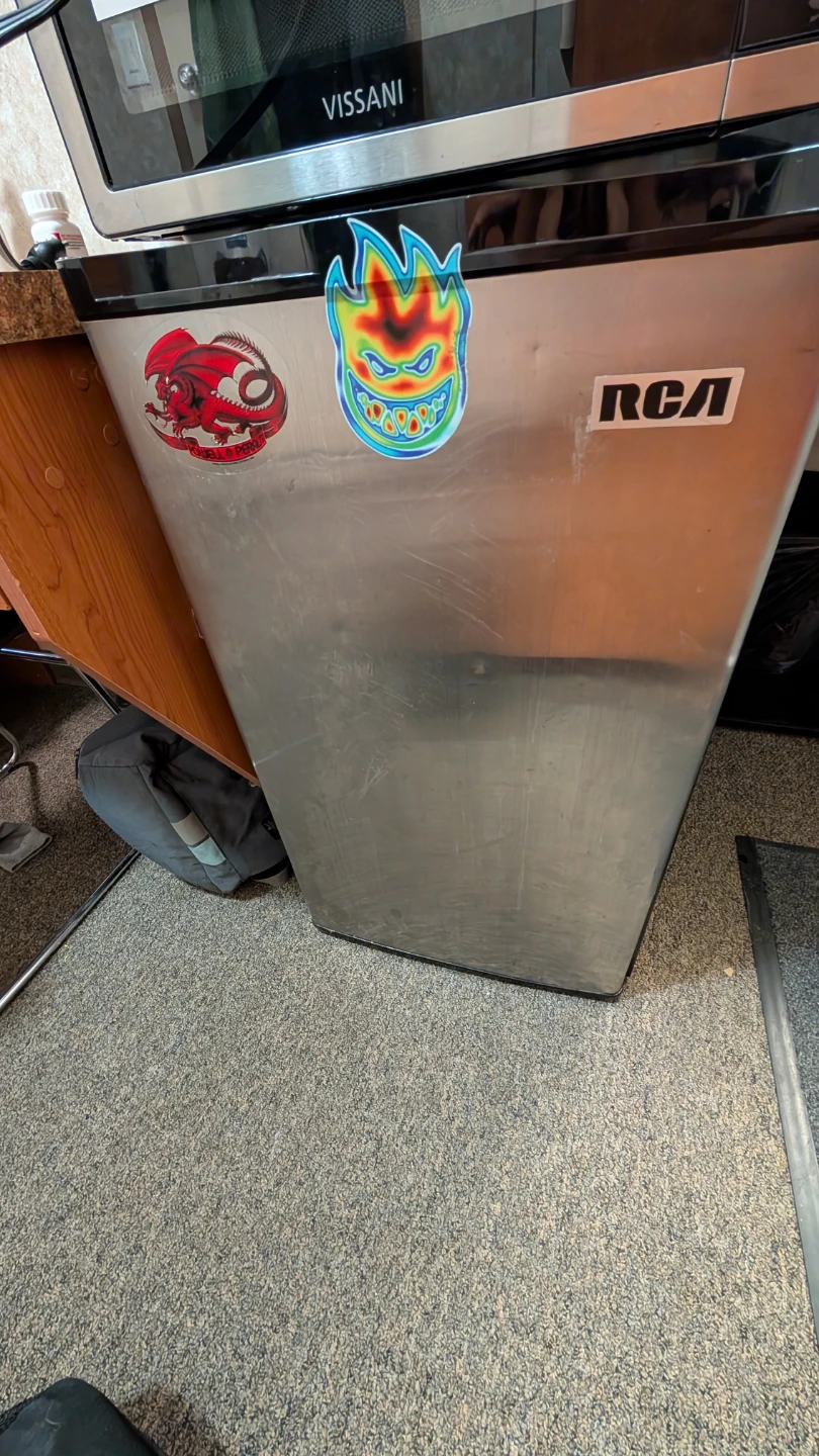 RCA Mini Fridge - photo 2
