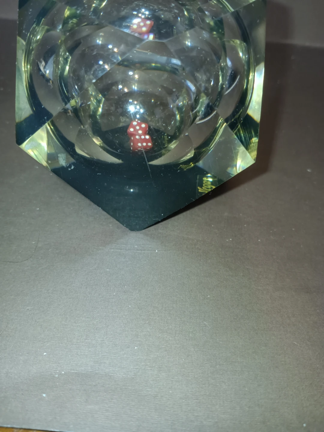 Las Vegas crystal dice paperweight - photo 2