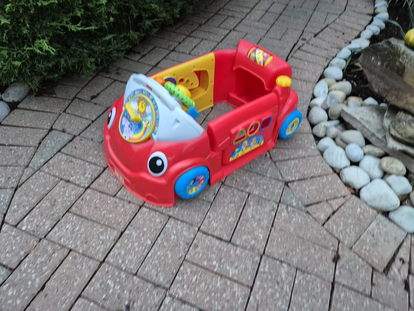 Fisher-Price Laugh & Learn Smart Stages Crawl-Around Car