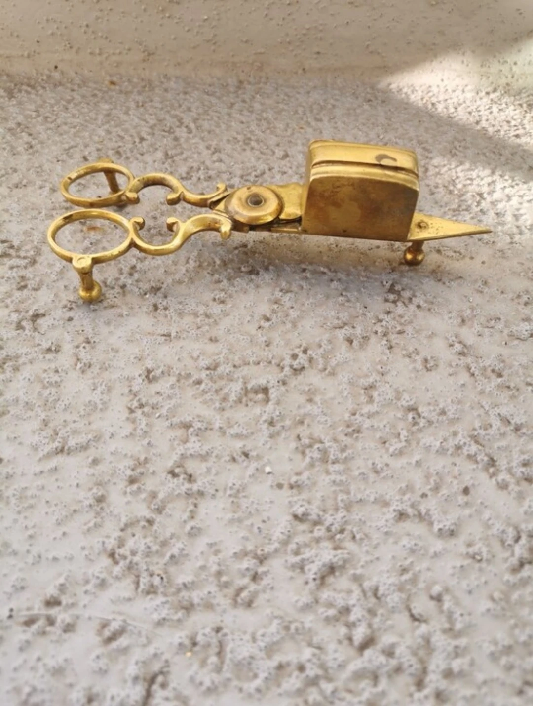 Vintage Brass Footed Candle Wick Trimmer & Snuffer Scissor Tool - photo 4