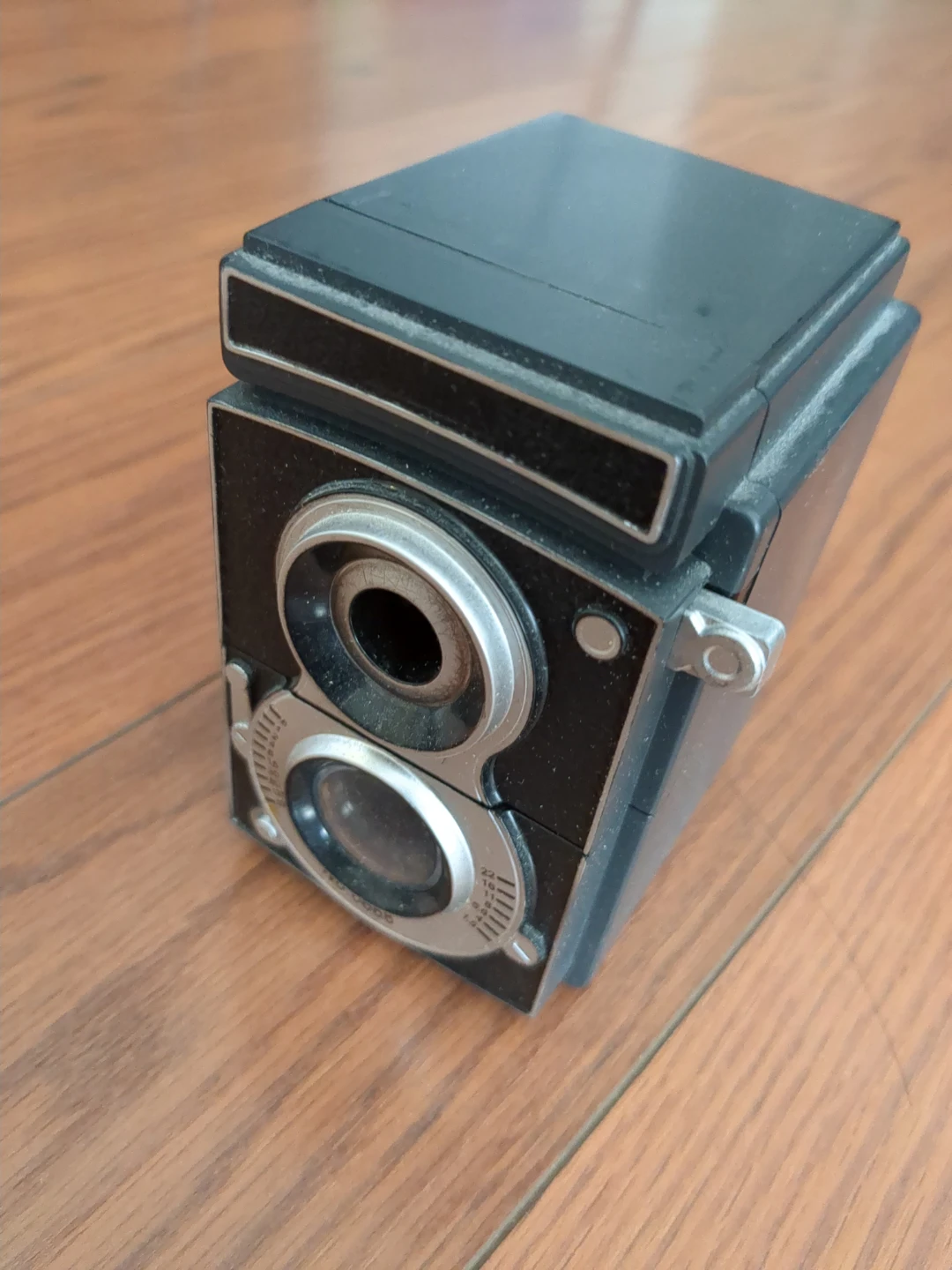 Kikkerland Camera Pencil Sharpener (broken) - photo 2