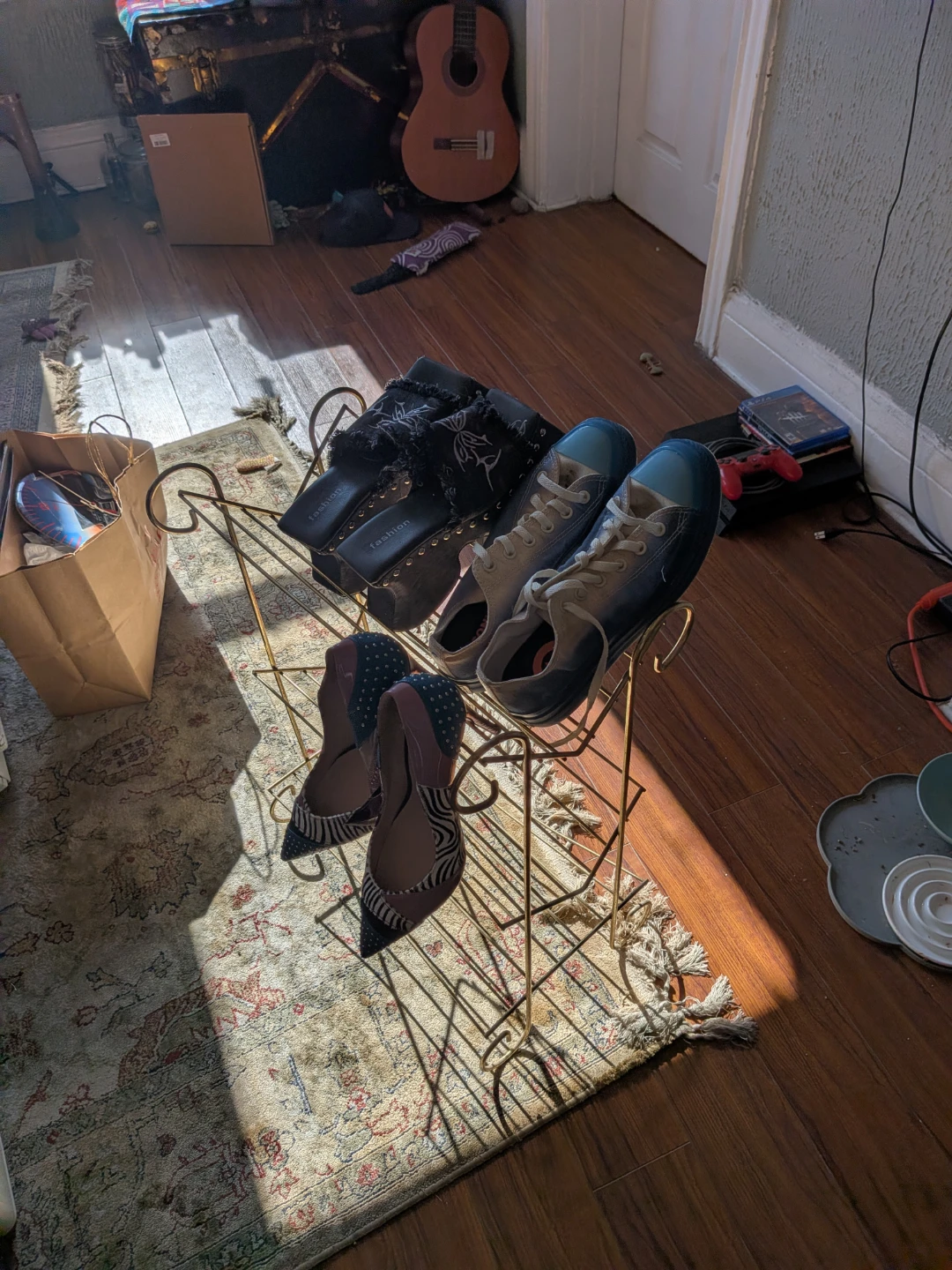 Brass vintage shoe rack - photo 3