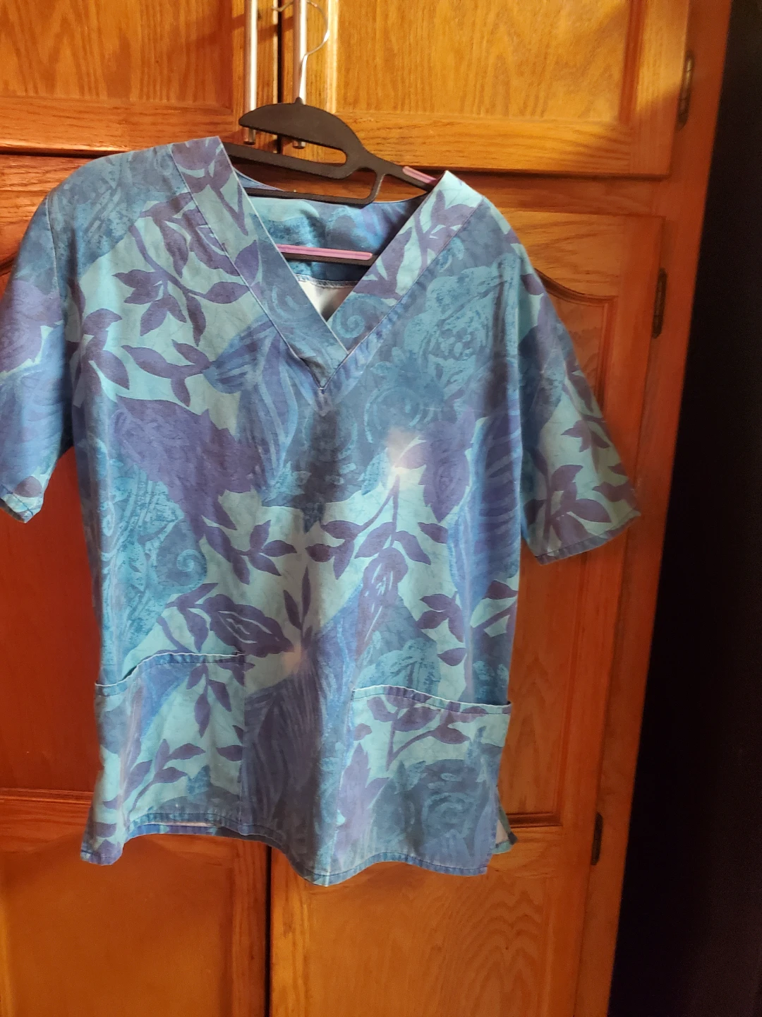 Set of 5 Assorted Medical Scrub Tops - photo 4