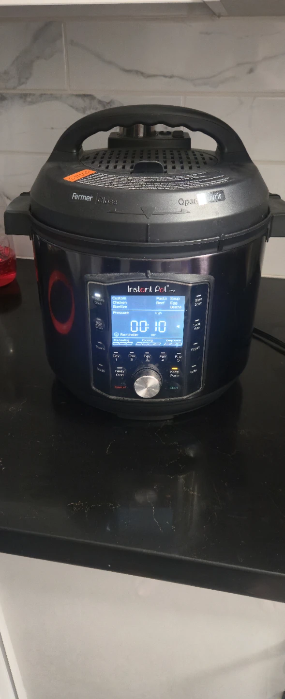 Instant Pot Pro Multicooker