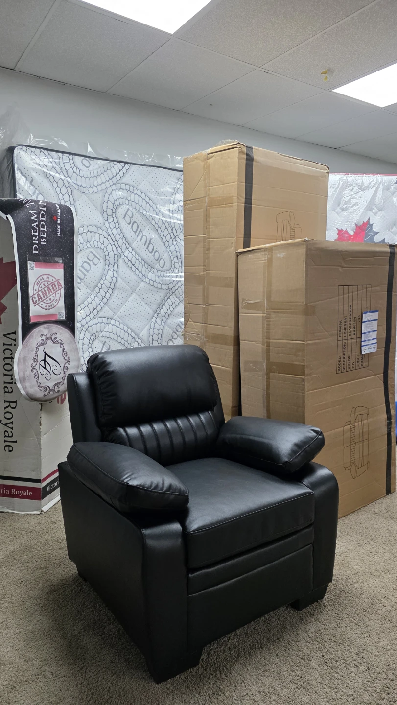 Brand new Grey leather set, sofa Loveseat chair. All for 990. - photo 3