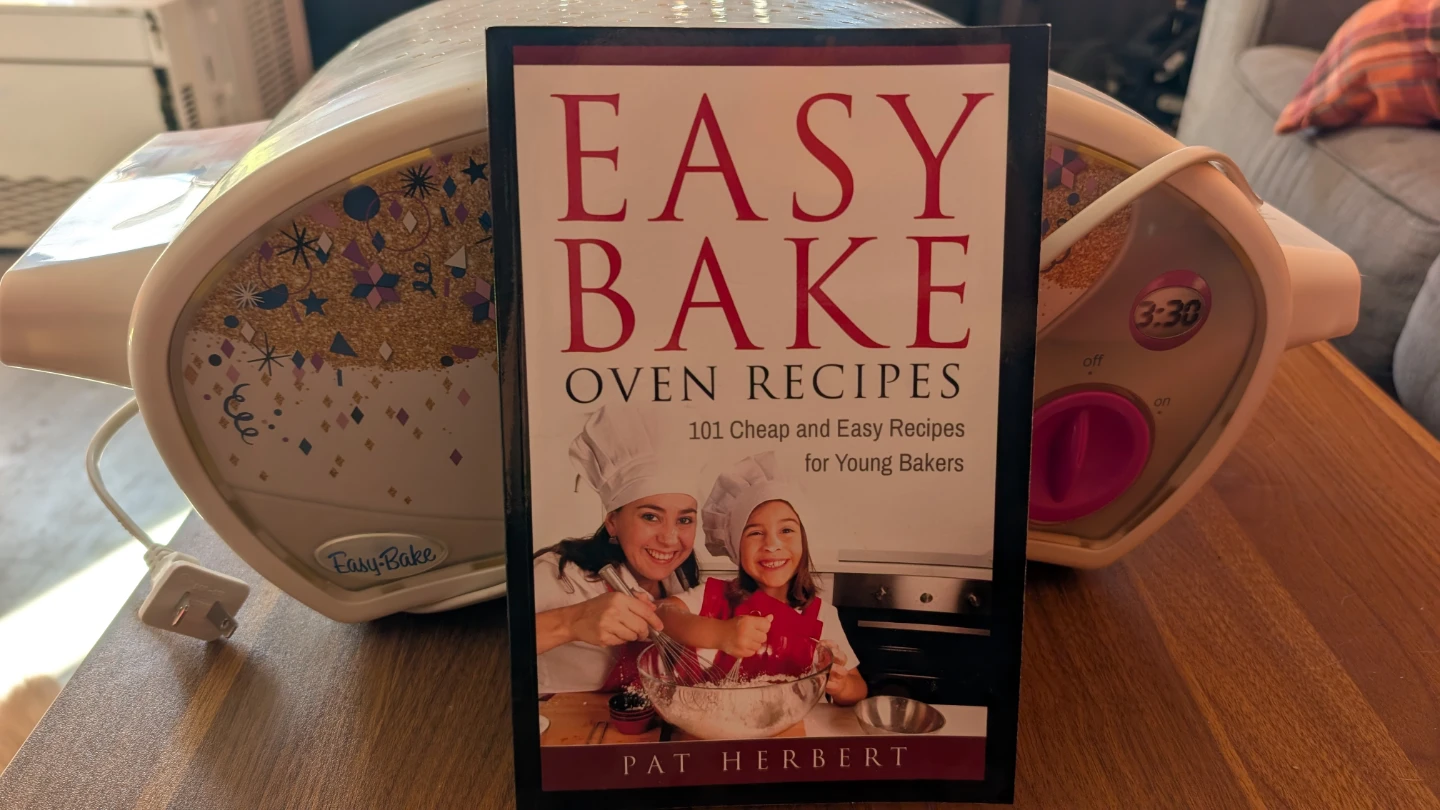 Easy-Bake Oven with Recipe Book