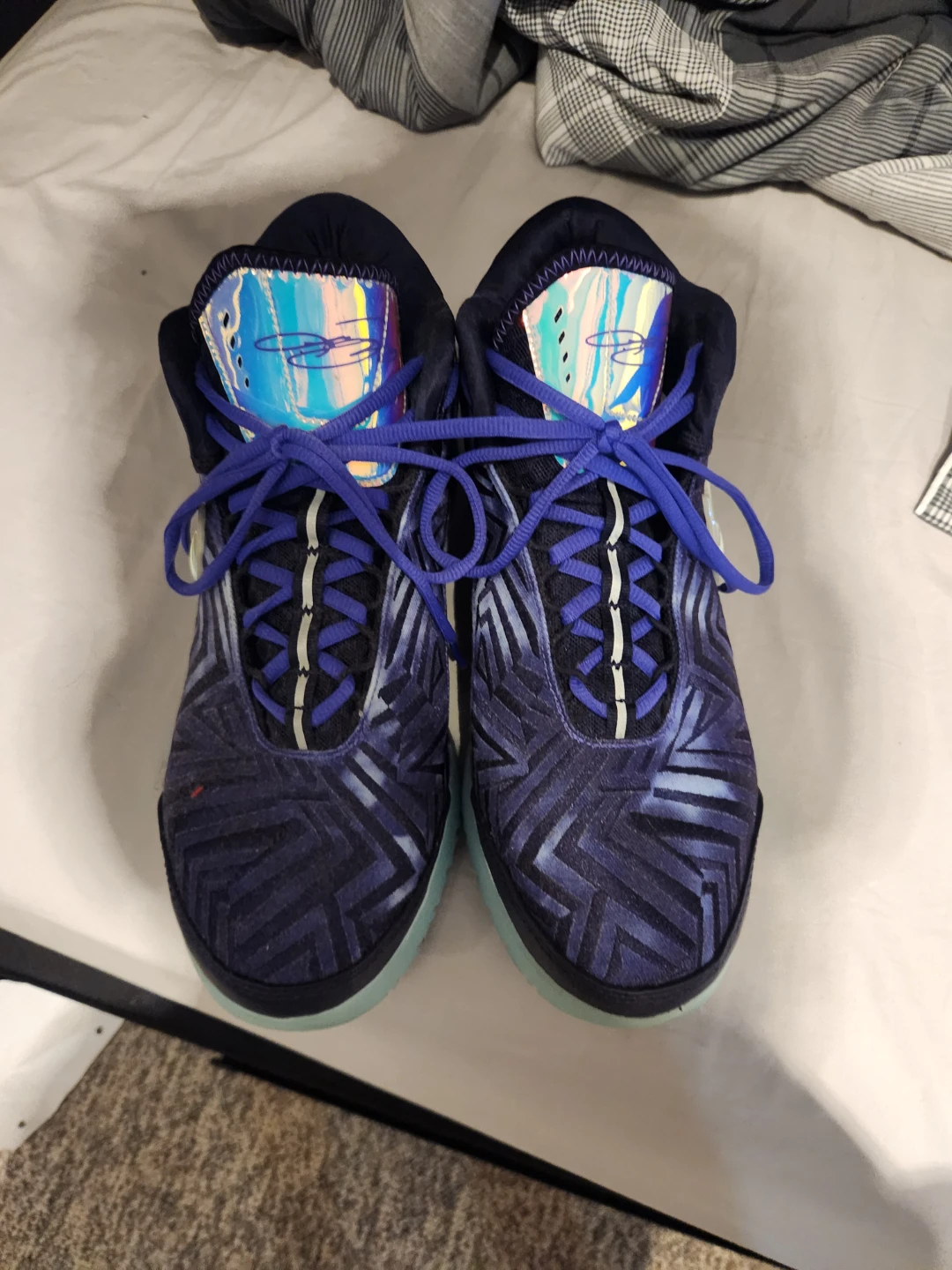 Shoes size 10.5
