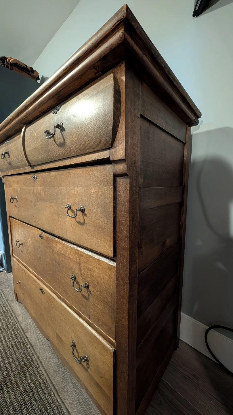 Antique Quarter-Sawn Tiger Oak Dresser (c. 1900) - photo 3