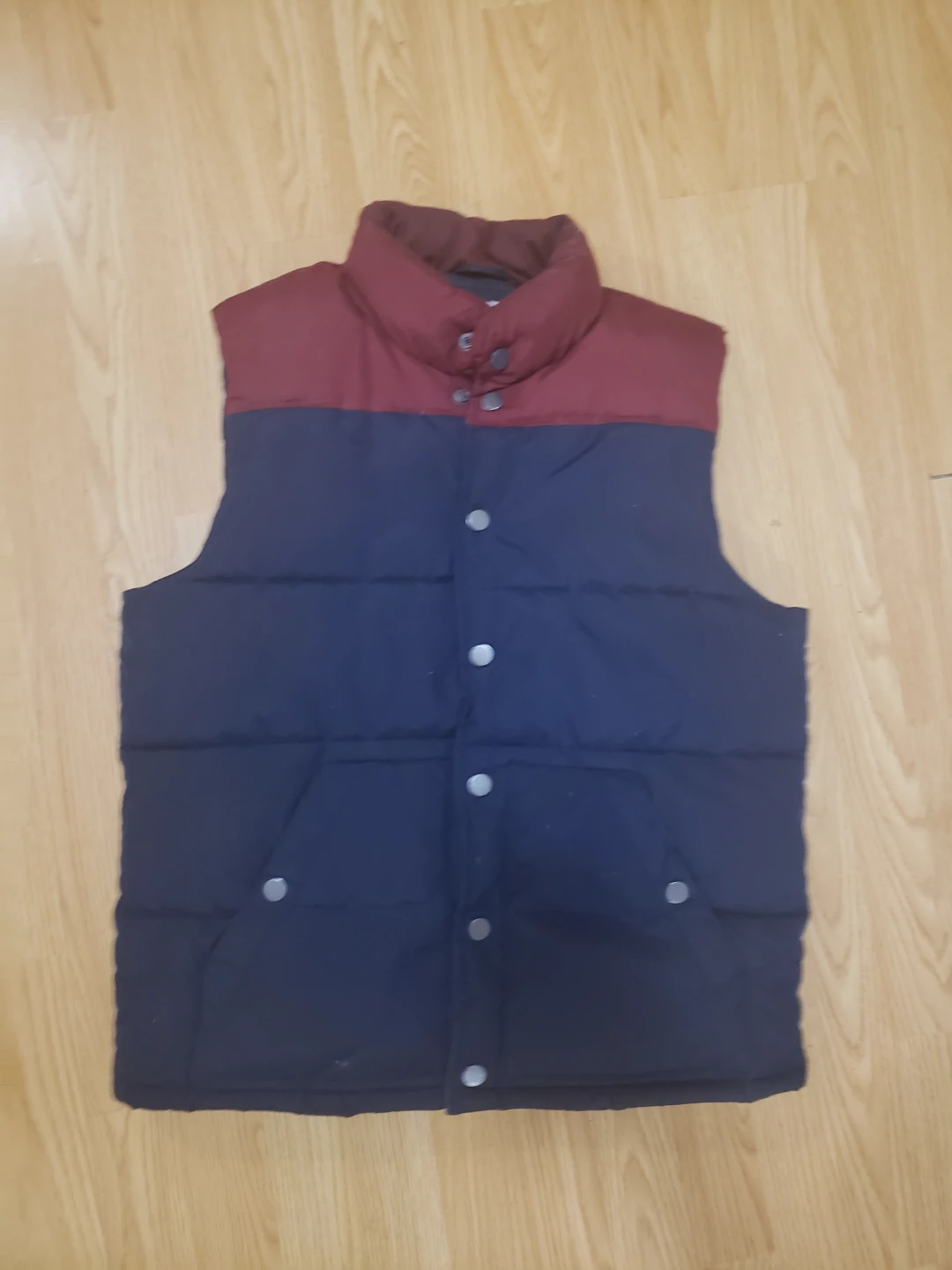 Medium Old Navy Puffer Vest Maroon and Navy