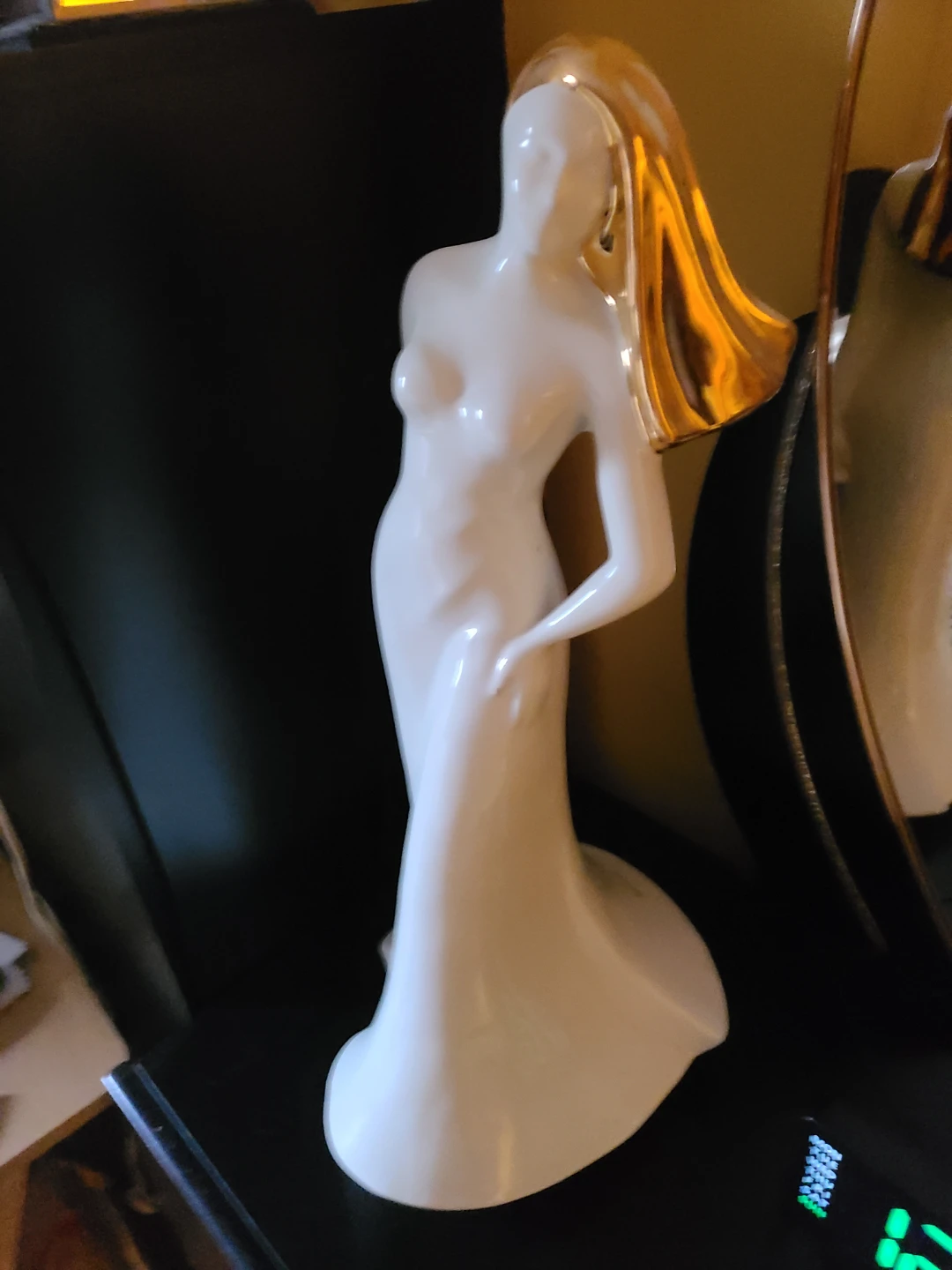 Ceramic Lady Figurine with Gold Accents - photo 2