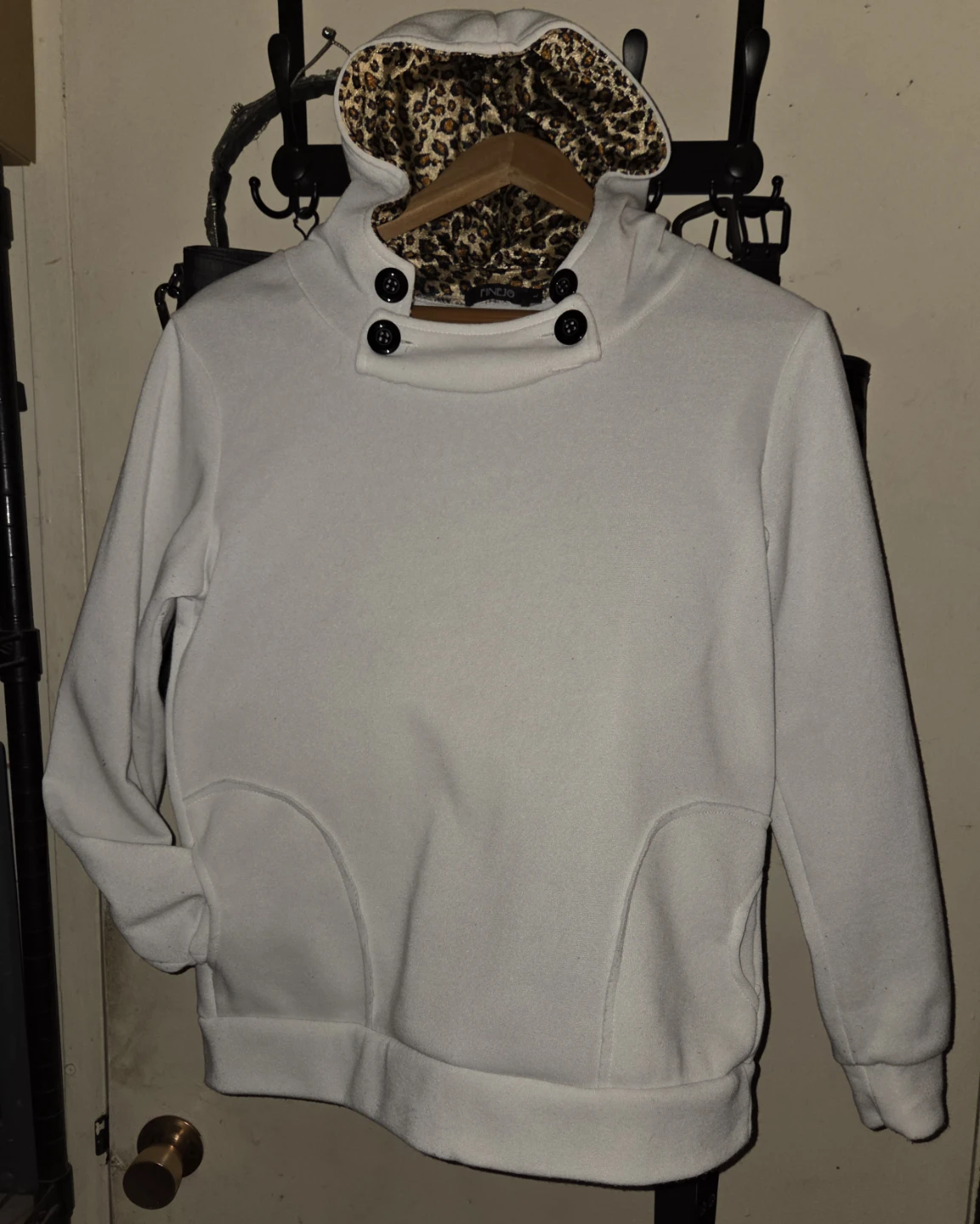 Finejo Leopard-Lined Hoodie in a Ladies L
