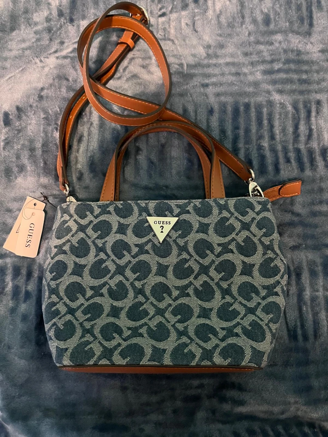 Selection of Tommy Hilfiger and Guess Bags - photo 4